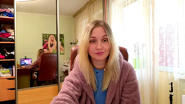 Snapshot of ModelEva chatting on 04-30-26, 01:39 ModelEva online show from 04-30-26, 01:39