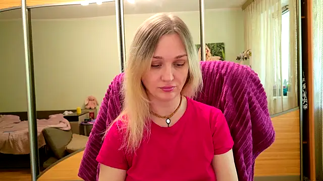 Snapshot of ModelEva chatting on 05-09-26, 10:42 ModelEva online show from 05-09-26, 10:42