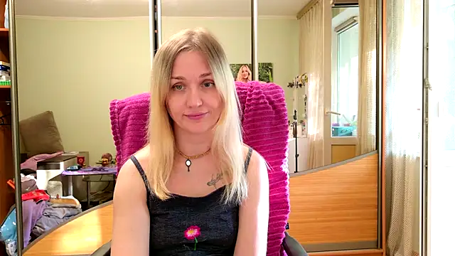 Snapshot of ModelEva chatting on 05-21-26, 03:19 ModelEva online show from 05-21-26, 03:19