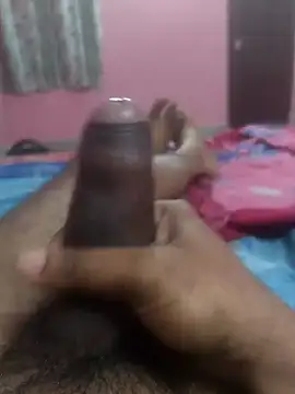 omar23121 online show from 01-11-25, 07:05