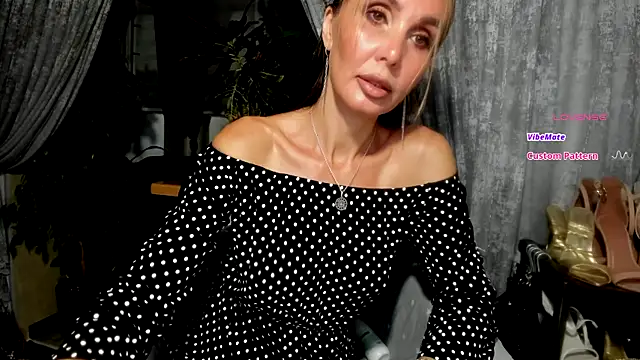 Snapshot of Aurora108 chatting on 10-15-25, 09:48 Aurora108 online show from 10-15-25, 09:48