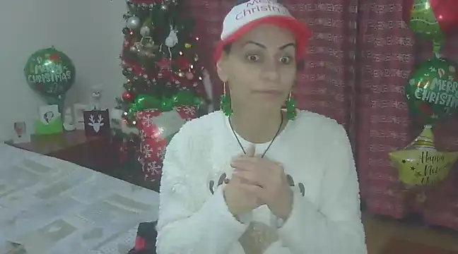 Snapshot of hotSANDRA_STARR chatting on 12-15-24, 01:57 hotSANDRA STARR online show from 12-15-24, 01:57