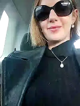 Snapshot of TopsyWilde chatting on 12-15-24, 04:26 TopsyWilde online show from 12-15-24, 04:26