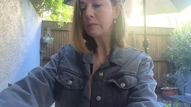 Snapshot of TopsyWilde chatting on 09-25-25, 08:07 TopsyWilde online show from 09-25-25, 08:07