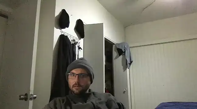 Snapshot of Fuzzyfuzbear chatting on 01-31-25, 02:15 Fuzzyfuzbear online show from 01-31-25, 02:15