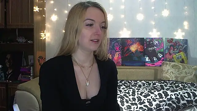 Snapshot of SecretSophia chatting on 01-25-25, 07:18 SecretSophia online show from 01-25-25, 07:18