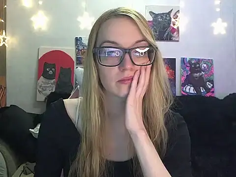 SecretSophia online show from 12-04-25, 01:53