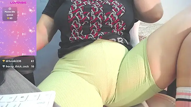 Tiffany teressa online show from 02-26-25, 06:04