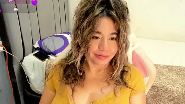 Tiffany teressa online show from 09-30-25, 04:17