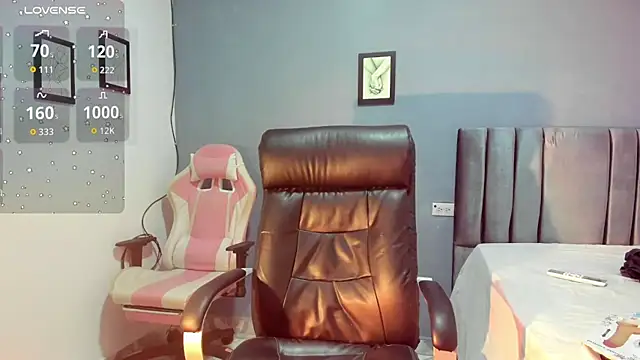 Tiffany teressa online show from 02-12-26, 12:00