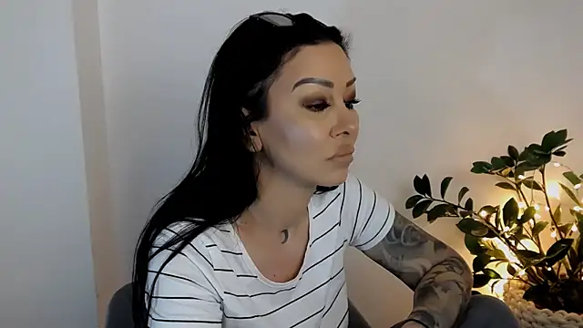 Xentthia online show from 04-16-26, 02:18