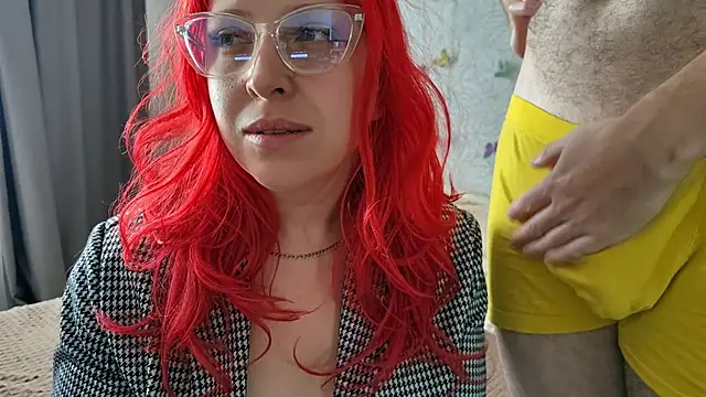 Snapshot of GenrikhBecca chatting on 09-26-25, 07:01 GenrikhBecca online show from 09-26-25, 07:01