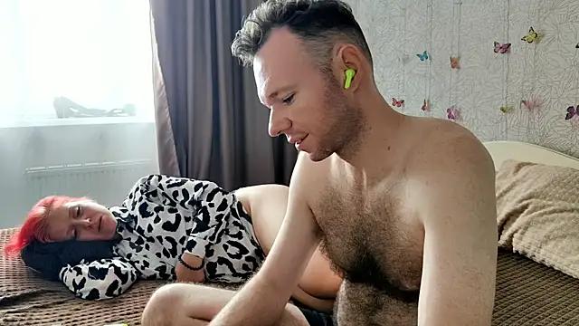 Snapshot of GenrikhBecca chatting on 10-10-25, 06:56 GenrikhBecca online show from 10-10-25, 06:56