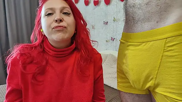 Snapshot of GenrikhBecca chatting on 10-25-25, 07:05 GenrikhBecca online show from 10-25-25, 07:05