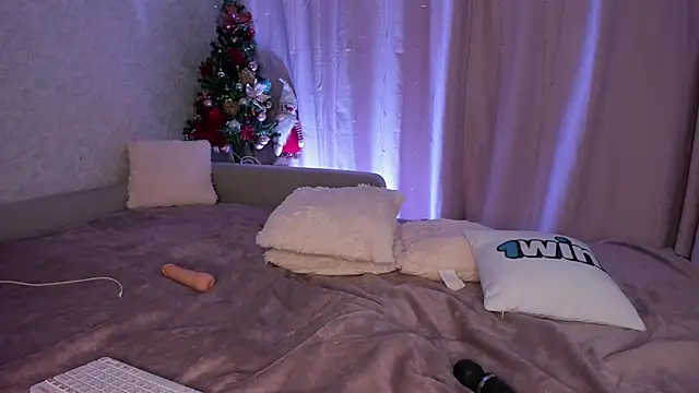 Snapshot of Kitty_Ricky chatting on 01-04-25, 08:16 Kitty Ricky online show from 01-04-25, 08:16