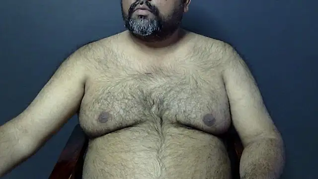Snapshot of hairysubcub_70 chatting on 02-06-25, 07:13 hairysubcub 70 online show from 02-06-25, 07:13