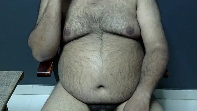 Snapshot of hairysubcub_70 chatting on 02-13-25, 07:13 hairysubcub 70 online show from 02-13-25, 07:13