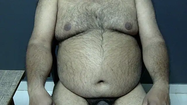 Snapshot of hairysubcub_70 chatting on 02-13-25, 01:26 hairysubcub 70 online show from 02-13-25, 01:26