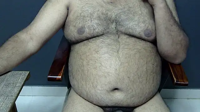Snapshot of hairysubcub_70 chatting on 02-17-25, 01:21 hairysubcub 70 online show from 02-17-25, 01:21