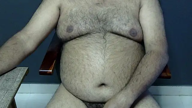Snapshot of hairysubcub_70 chatting on 02-25-25, 10:15 hairysubcub 70 online show from 02-25-25, 10:15