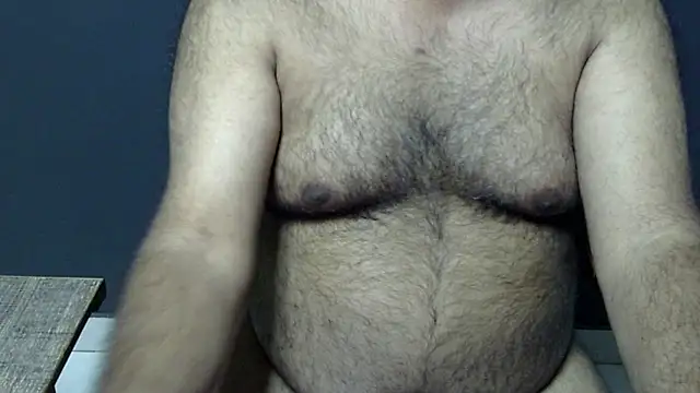 Snapshot of hairysubcub_70 chatting on 03-04-25, 01:17 hairysubcub 70 online show from 03-04-25, 01:17