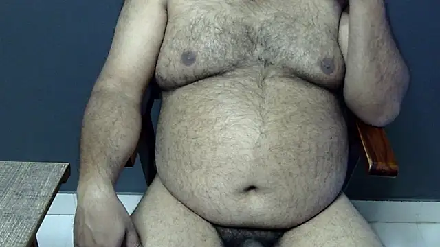 Snapshot of hairysubcub_70 chatting on 03-05-25, 06:12 hairysubcub 70 online show from 03-05-25, 06:12