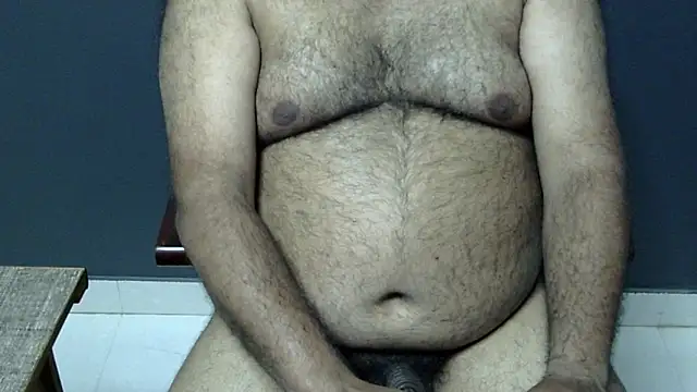 Snapshot of hairysubcub_70 chatting on 03-08-25, 01:14 hairysubcub 70 online show from 03-08-25, 01:14