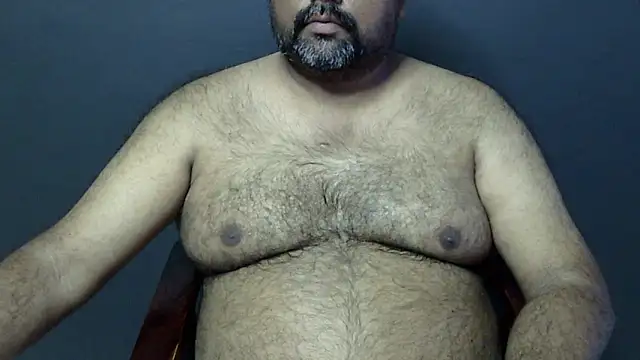 Snapshot of hairysubcub_70 chatting on 03-10-25, 06:05 hairysubcub 70 online show from 03-10-25, 06:05