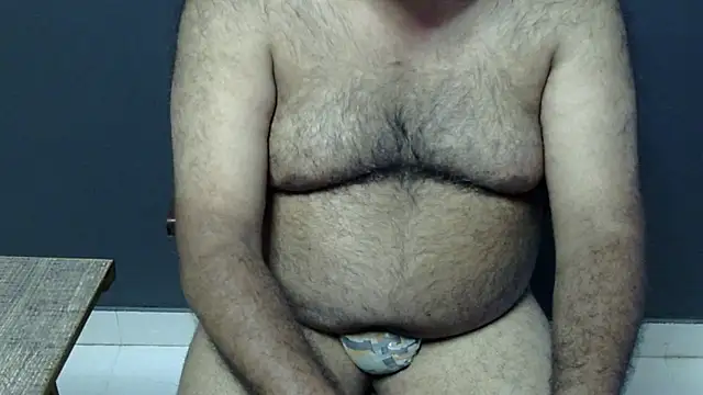 Snapshot of hairysubcub_70 chatting on 03-13-25, 10:26 hairysubcub 70 online show from 03-13-25, 10:26