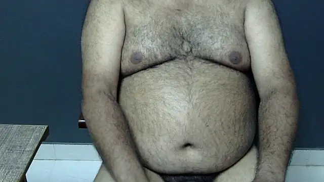 Snapshot of hairysubcub_70 chatting on 03-13-25, 01:29 hairysubcub 70 online show from 03-13-25, 01:29