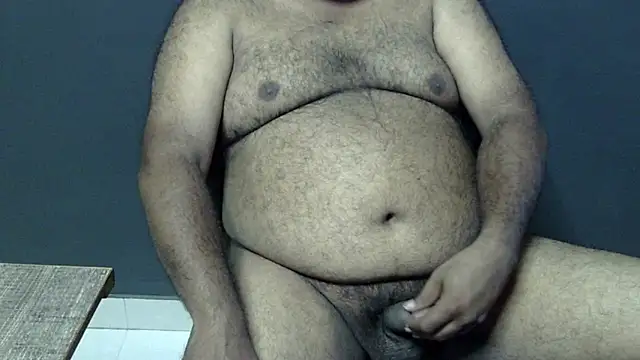 Snapshot of hairysubcub_70 chatting on 09-09-25, 05:40 hairysubcub 70 online show from 09-09-25, 05:40