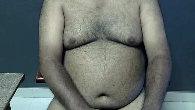 Snapshot of hairysubcub_70 chatting on 09-26-25, 07:23 hairysubcub 70 online show from 09-26-25, 07:23