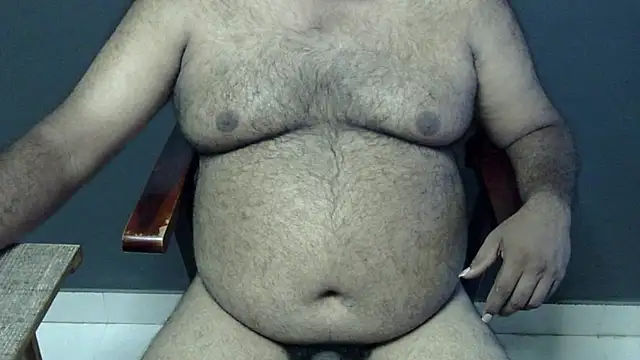 Snapshot of hairysubcub_70 chatting on 09-29-25, 07:13 hairysubcub 70 online show from 09-29-25, 07:13