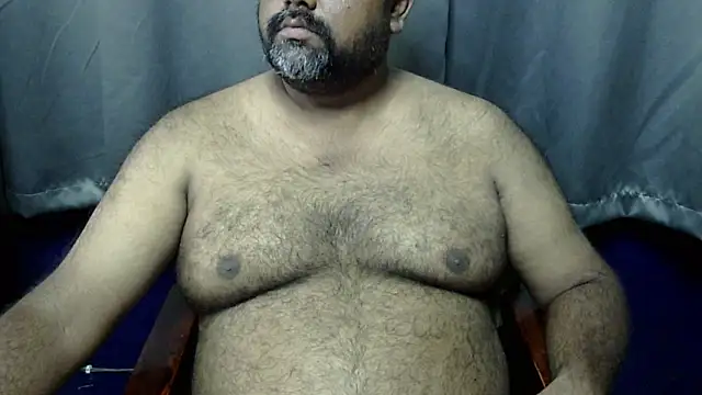 Snapshot of hairysubcub_70 chatting on 10-06-25, 06:44 hairysubcub 70 online show from 10-06-25, 06:44