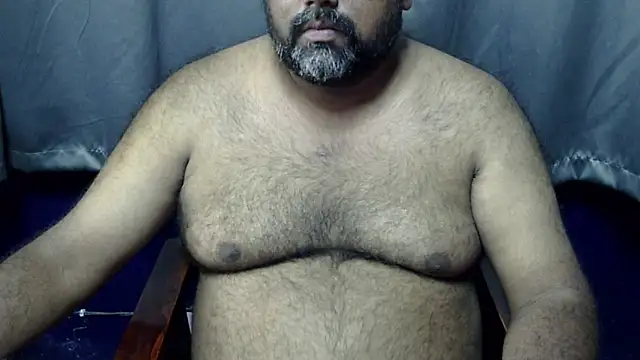 Snapshot of hairysubcub_70 chatting on 10-08-25, 07:17 hairysubcub 70 online show from 10-08-25, 07:17