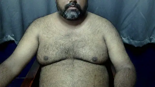 Snapshot of hairysubcub_70 chatting on 10-17-25, 08:06 hairysubcub 70 online show from 10-17-25, 08:06