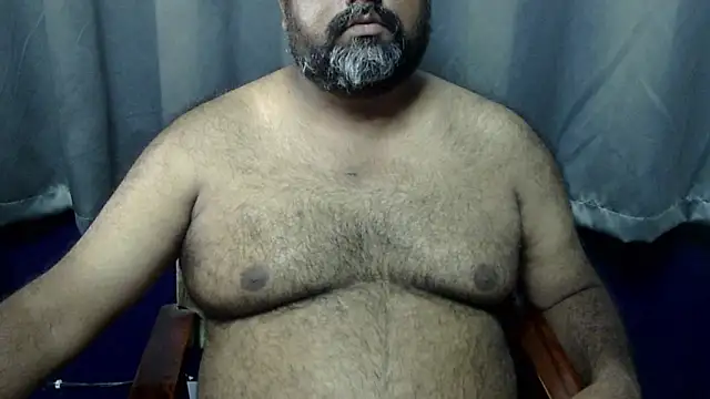 Snapshot of hairysubcub_70 chatting on 10-20-25, 06:47 hairysubcub 70 online show from 10-20-25, 06:47