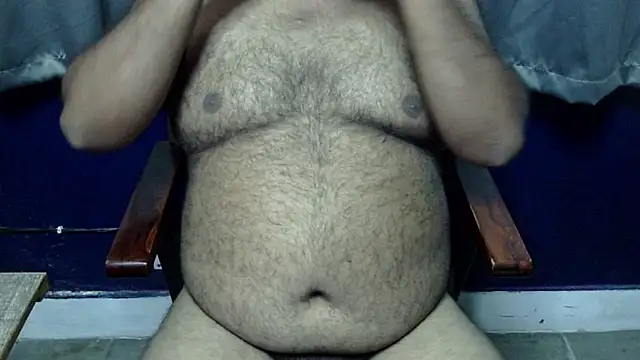 Snapshot of hairysubcub_70 chatting on 10-21-25, 07:20 hairysubcub 70 online show from 10-21-25, 07:20