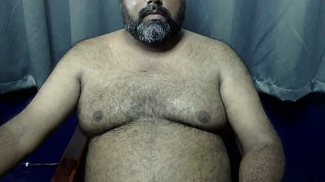 Snapshot of hairysubcub_70 chatting on 10-23-25, 08:13 hairysubcub 70 online show from 10-23-25, 08:13