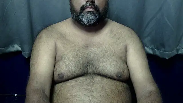 Snapshot of hairysubcub_70 chatting on 10-25-25, 07:05 hairysubcub 70 online show from 10-25-25, 07:05