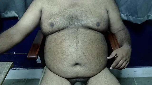 Snapshot of hairysubcub_70 chatting on 10-27-25, 07:23 hairysubcub 70 online show from 10-27-25, 07:23