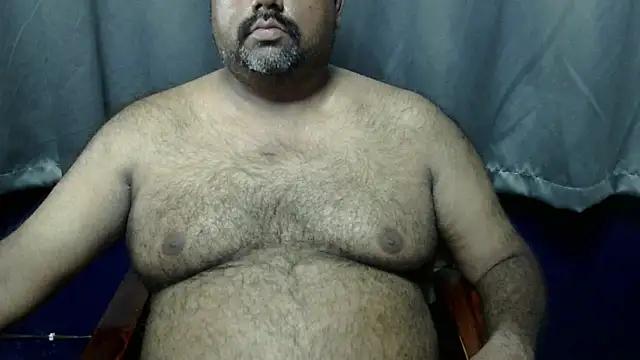 Snapshot of hairysubcub_70 chatting on 11-01-25, 09:33 hairysubcub 70 online show from 11-01-25, 09:33