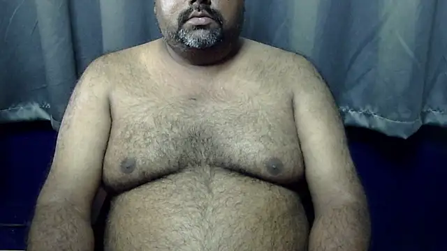 Snapshot of hairysubcub_70 chatting on 11-04-25, 06:34 hairysubcub 70 online show from 11-04-25, 06:34