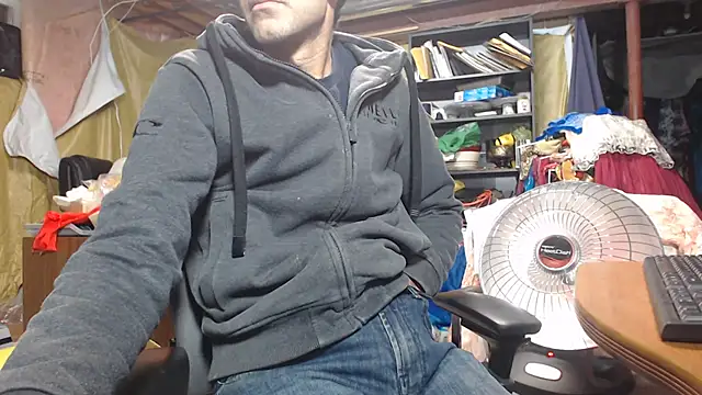 Snapshot of Gsmile1 chatting on 12-15-24, 10:15 Gsmile1 online show from 12-15-24, 10:15