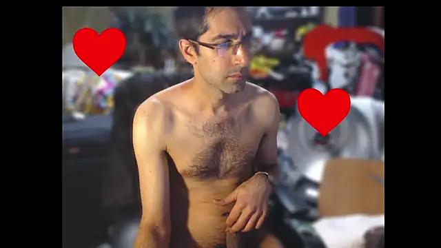 Snapshot of Gsmile1 chatting on 02-04-25, 01:23 Gsmile1 online show from 02-04-25, 01:23