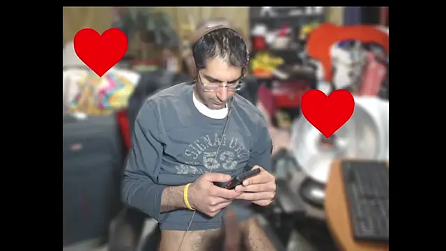 Snapshot of Gsmile1 chatting on 02-15-25, 07:17 Gsmile1 online show from 02-15-25, 07:17