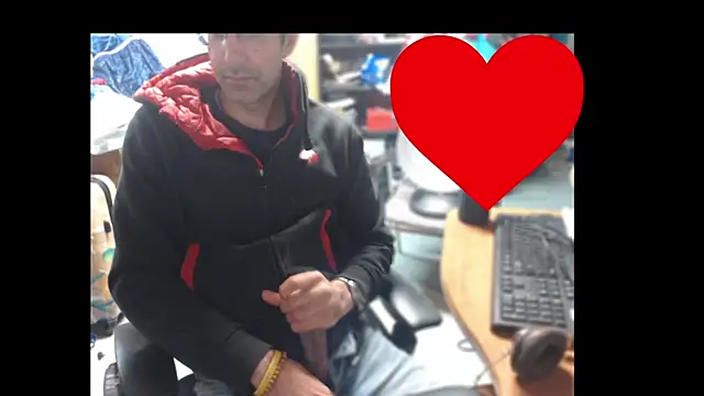 Snapshot of Gsmile1 chatting on 03-12-26, 08:48 Gsmile1 online show from 03-12-26, 08:48