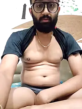 Snapshot of love4shownude chatting on 01-13-25, 01:45 love4shownude online show from 01-13-25, 01:45