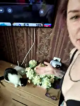 LazyTanukii online show from 03-11-25, 07:15