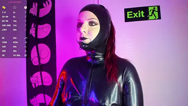 Snapshot of auroralatexprincess chatting on 11-25-25, 07:58 auroralatexprincess online show from 11-25-25, 07:58